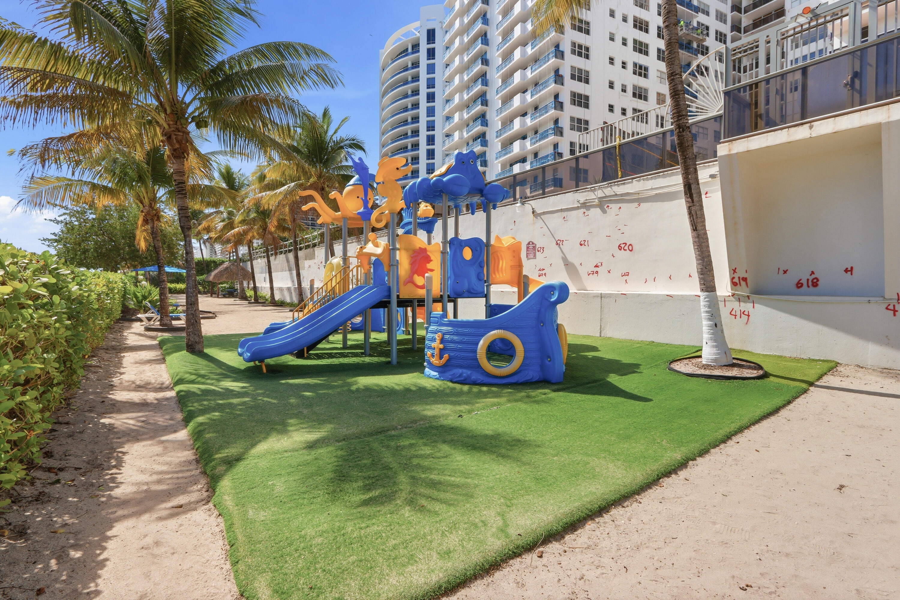 6039 Collins #609 Miami Beach, FL 33140