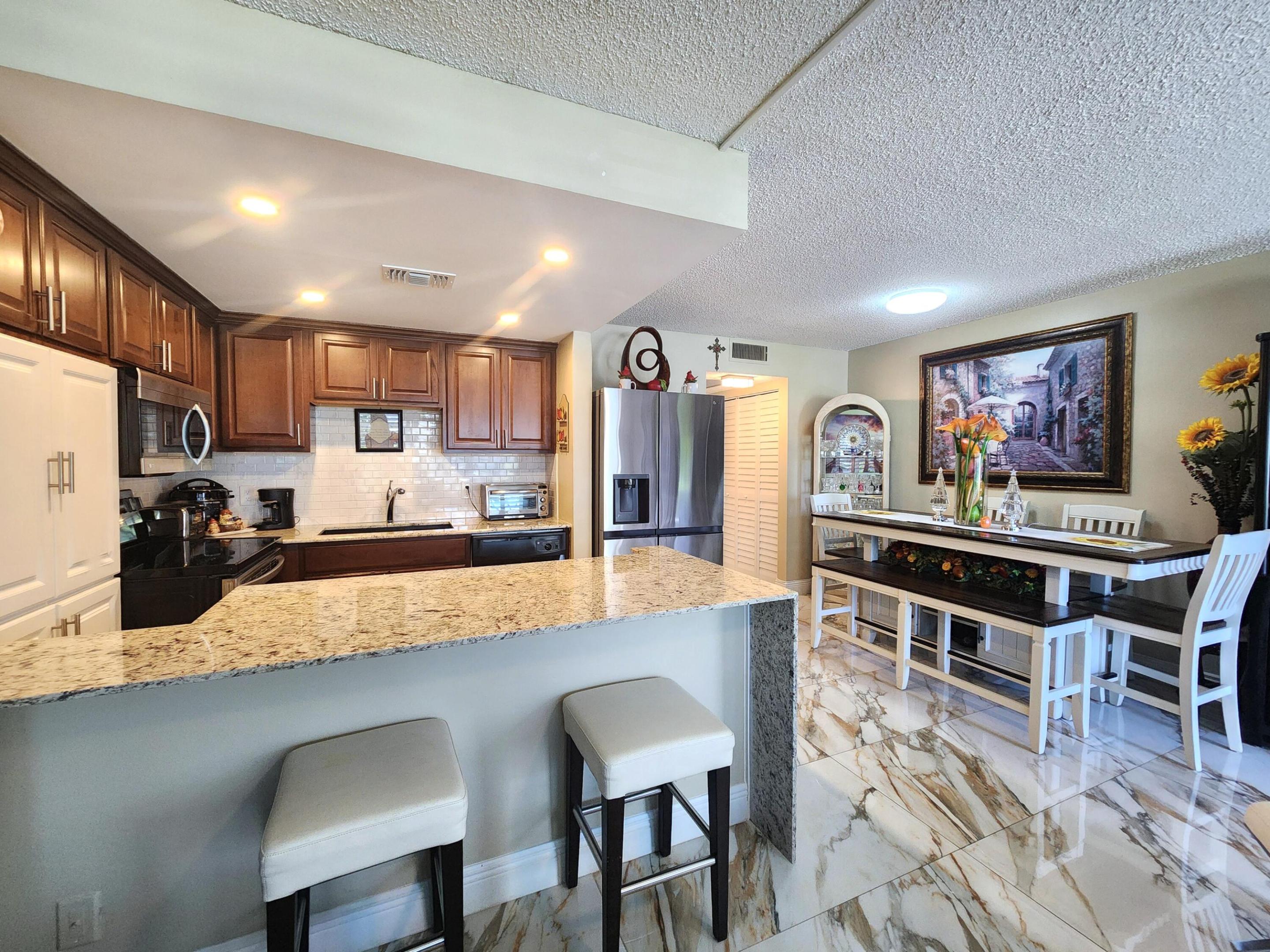 1012 Ellesmere A #1012