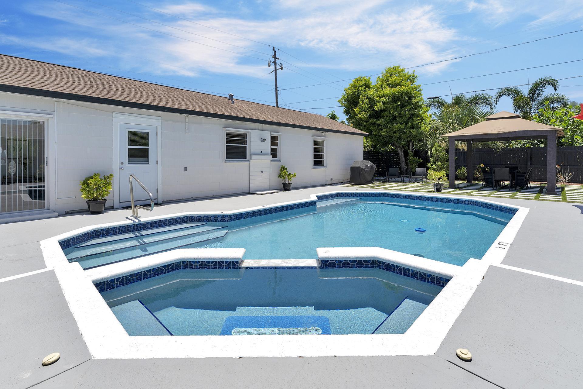 2301 Ridgeway West Palm Beach, FL 33401