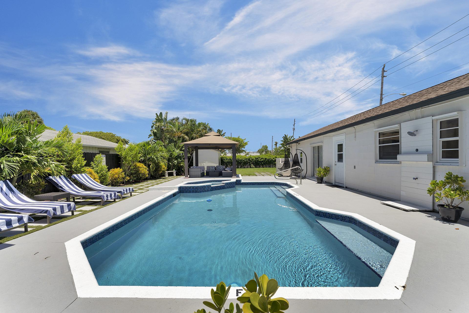 2301 Ridgeway West Palm Beach, FL 33401