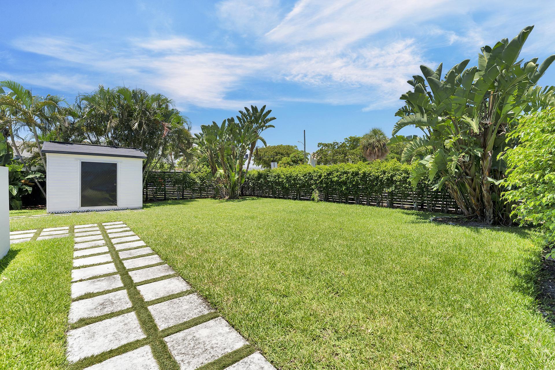2301 Ridgeway West Palm Beach, FL 33401
