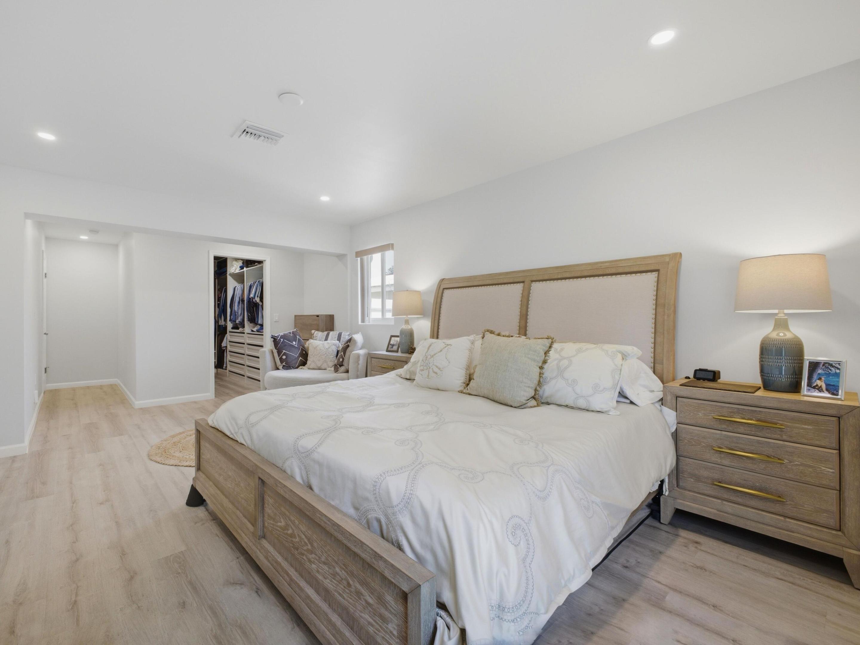 2020 NE 26th Lighthouse Point, FL 33064