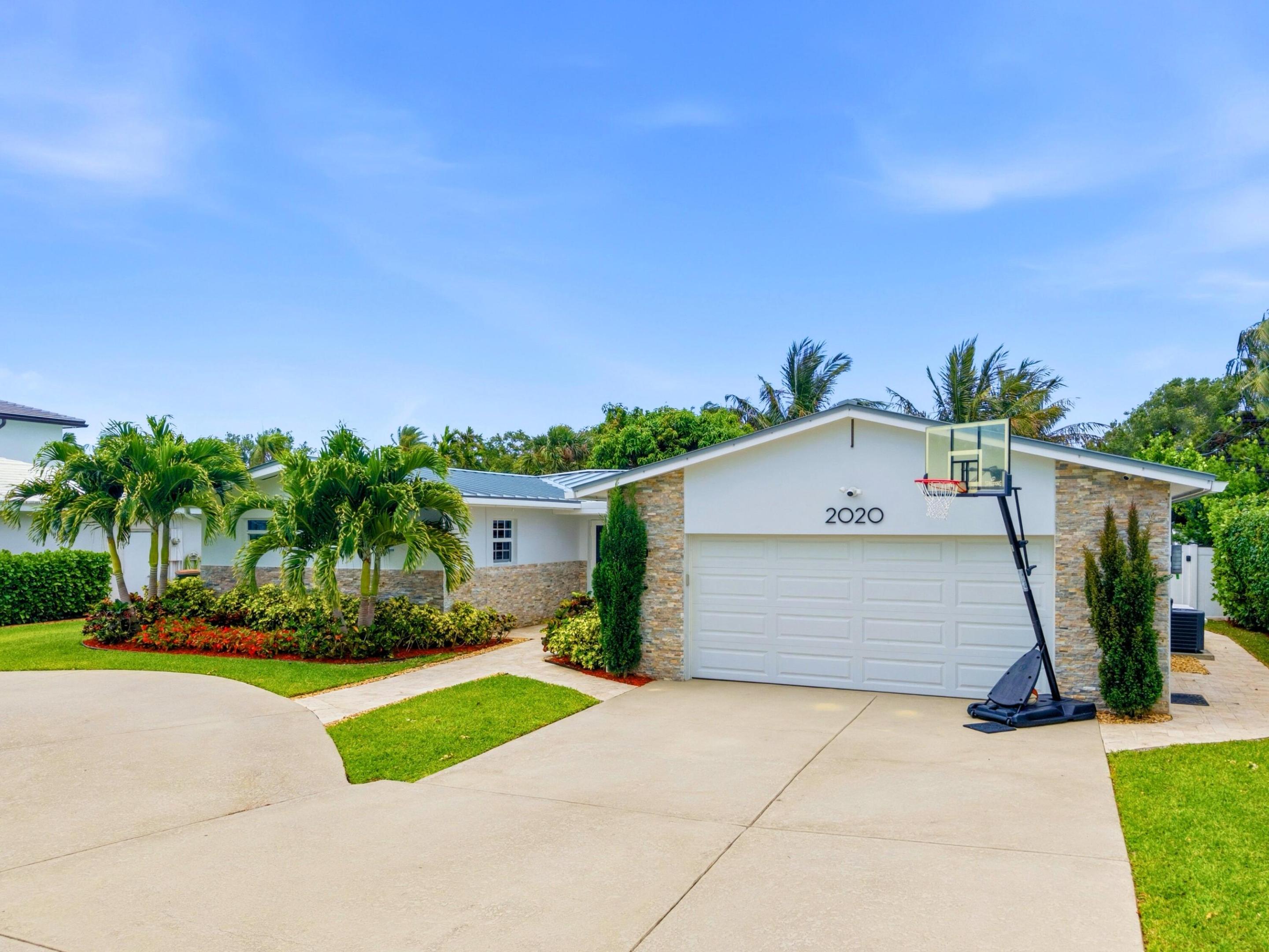 2020 NE 26th Lighthouse Point, FL 33064