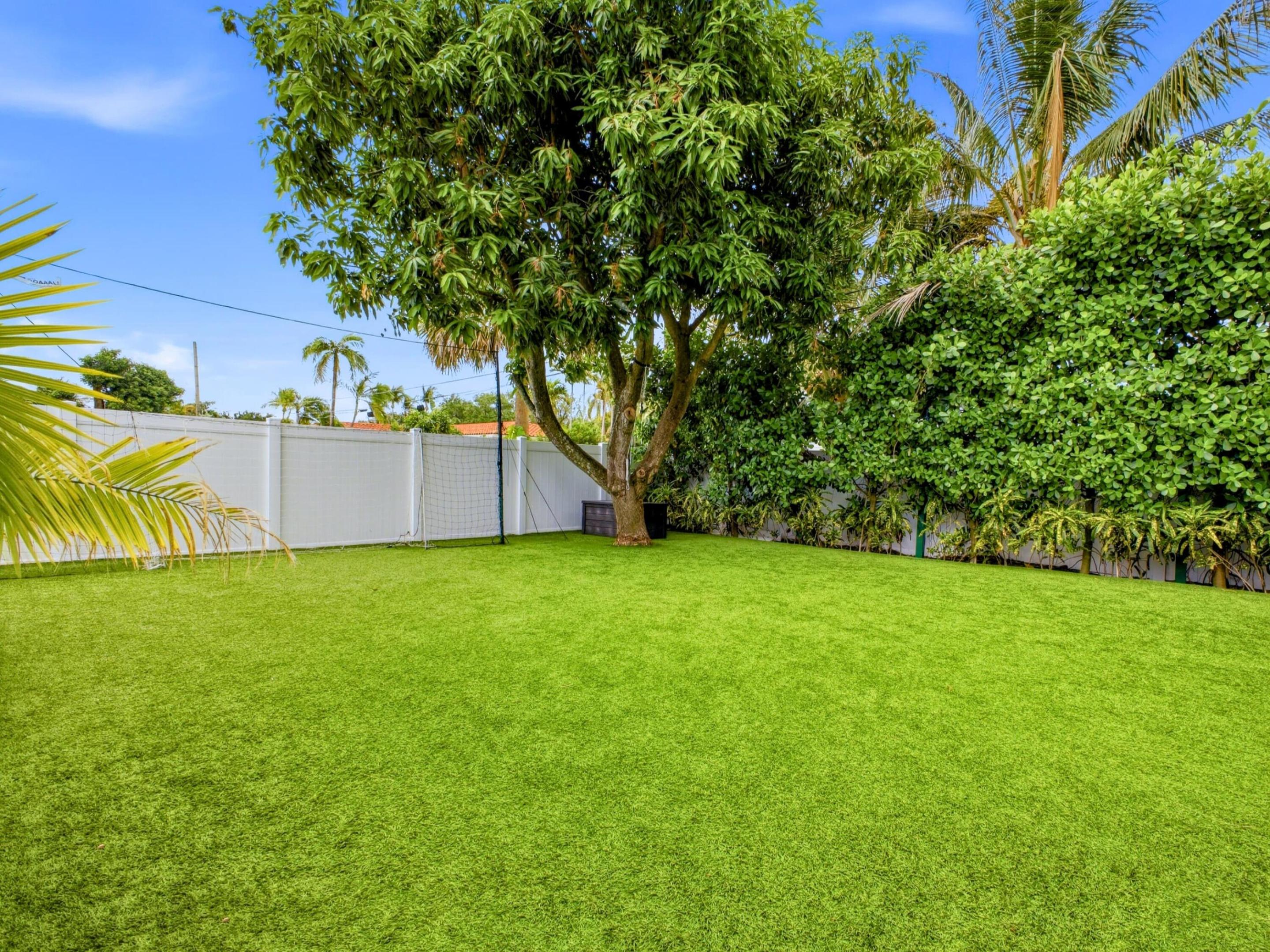 2020 NE 26th Lighthouse Point, FL 33064
