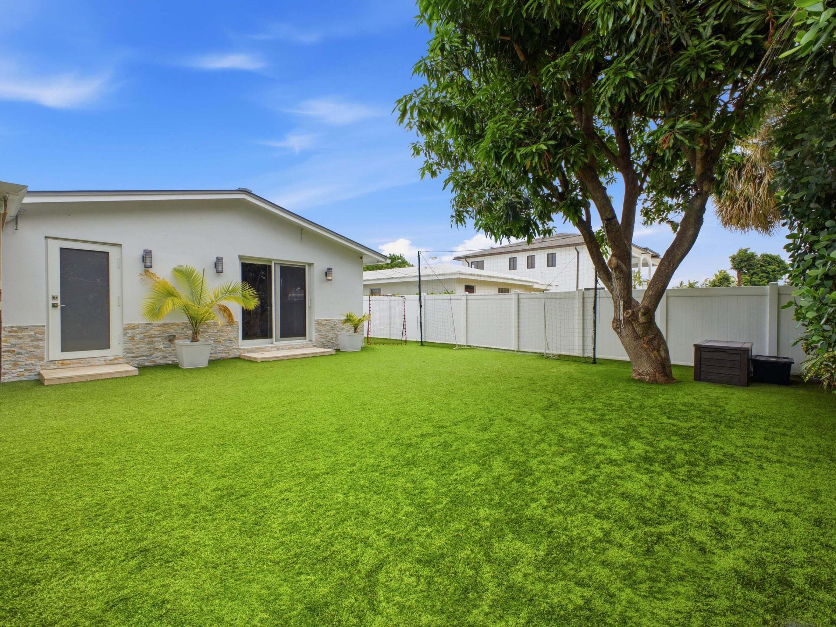 2020 NE 26th Lighthouse Point, FL 33064