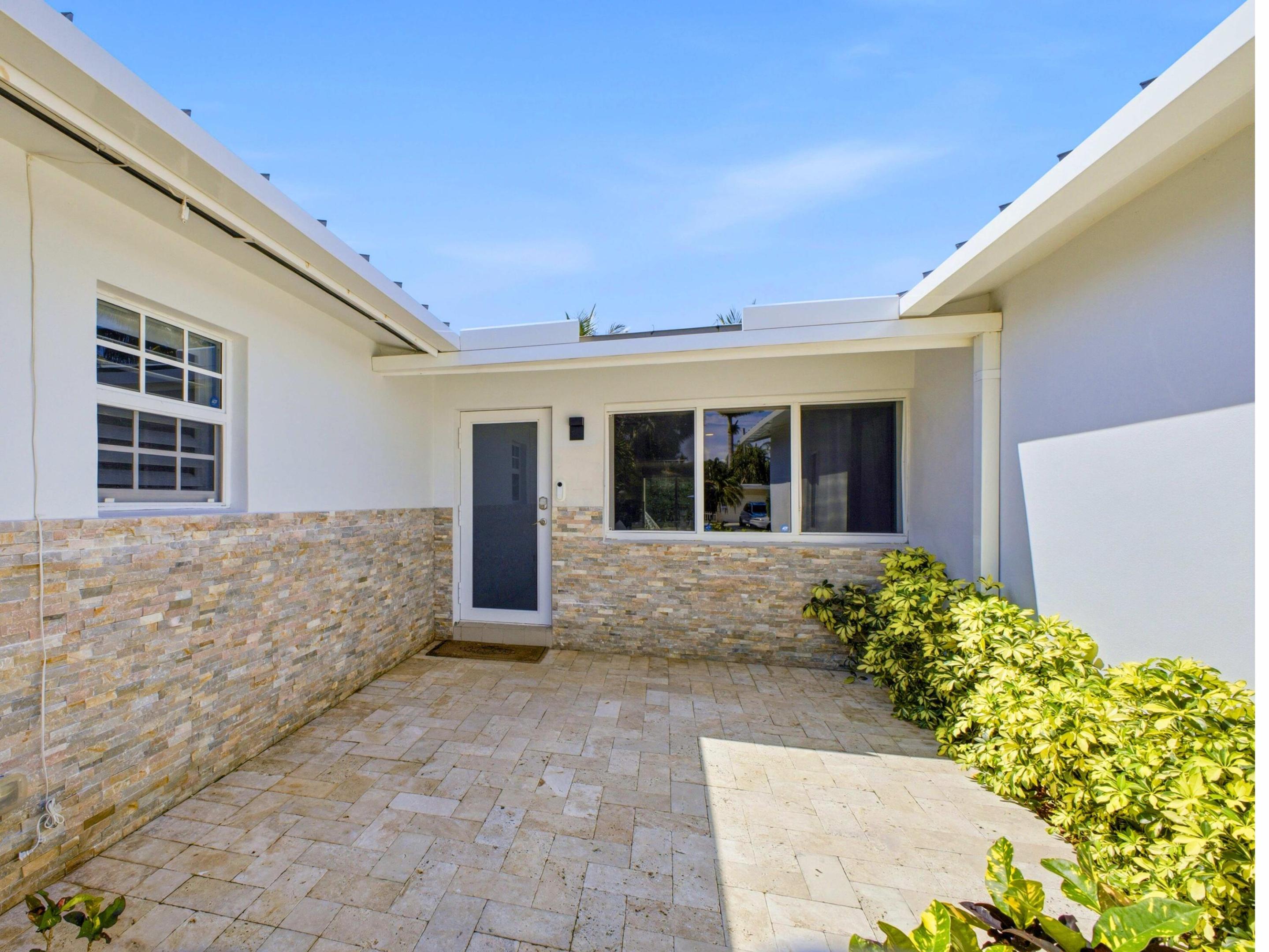 2020 NE 26th Lighthouse Point, FL 33064