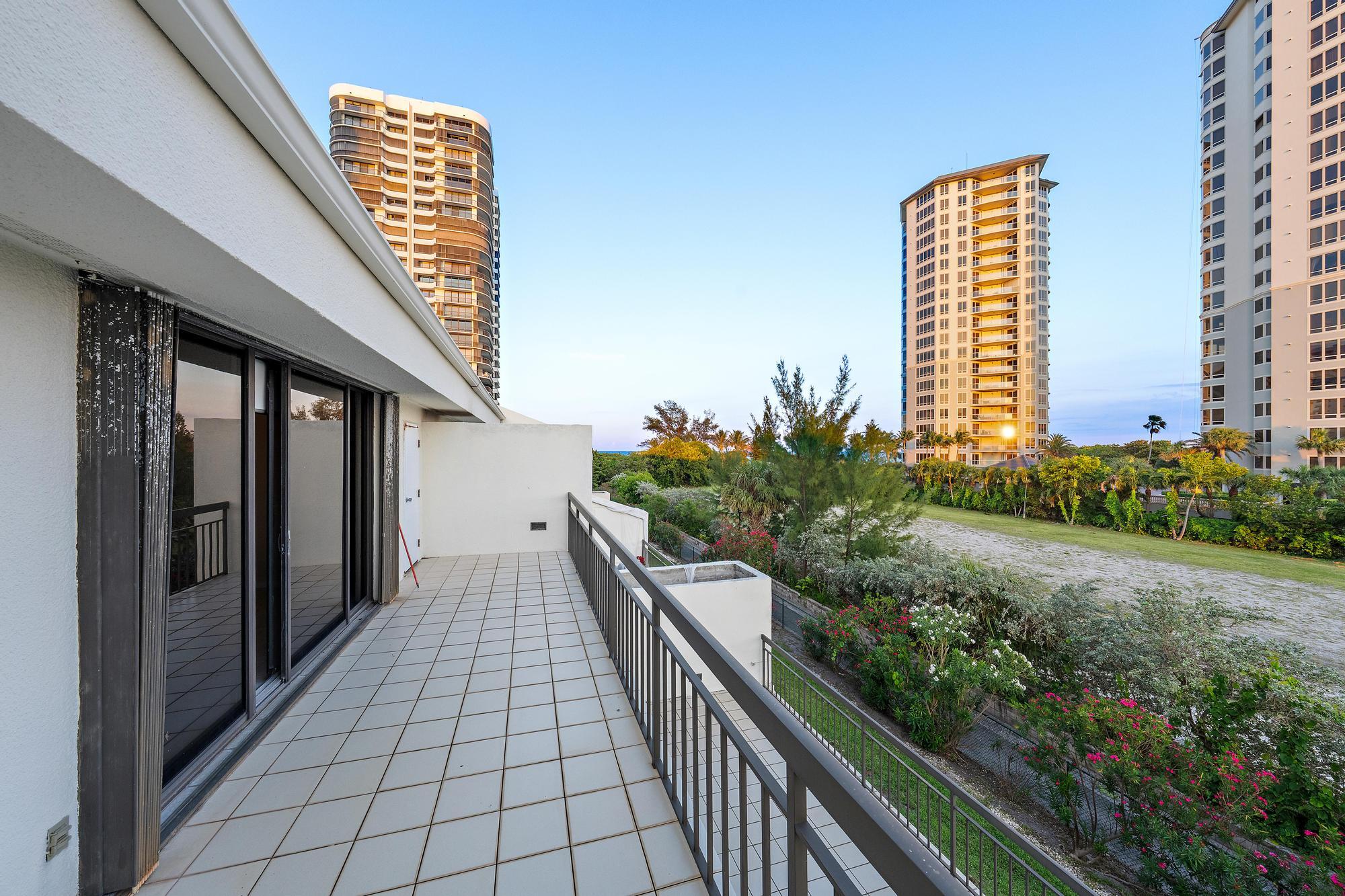 3970 N Ocean #6 Singer Island, FL 33404