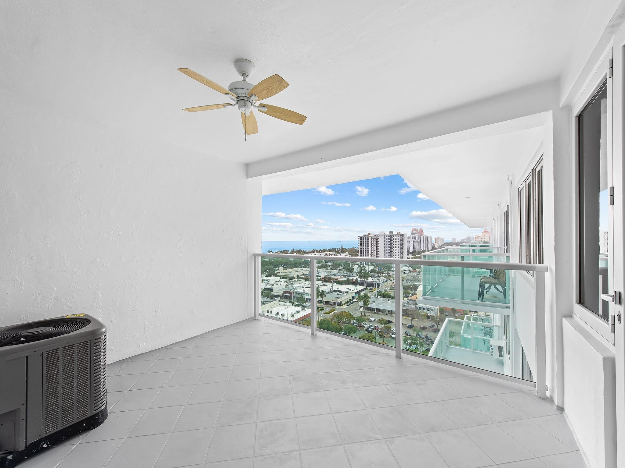 3233 NE 34th #1712