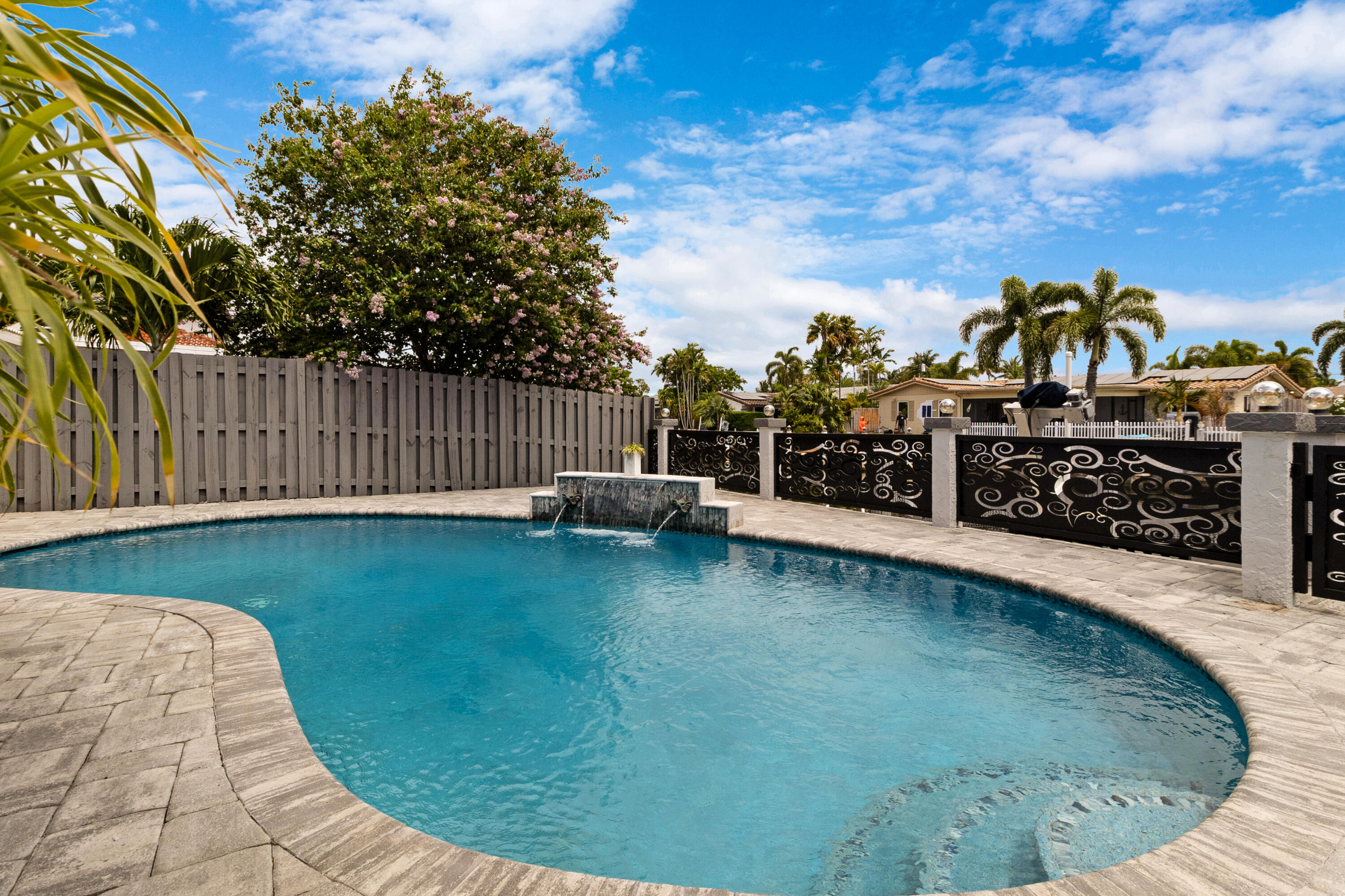 1483 NE 53rd Fort Lauderdale, FL 33334