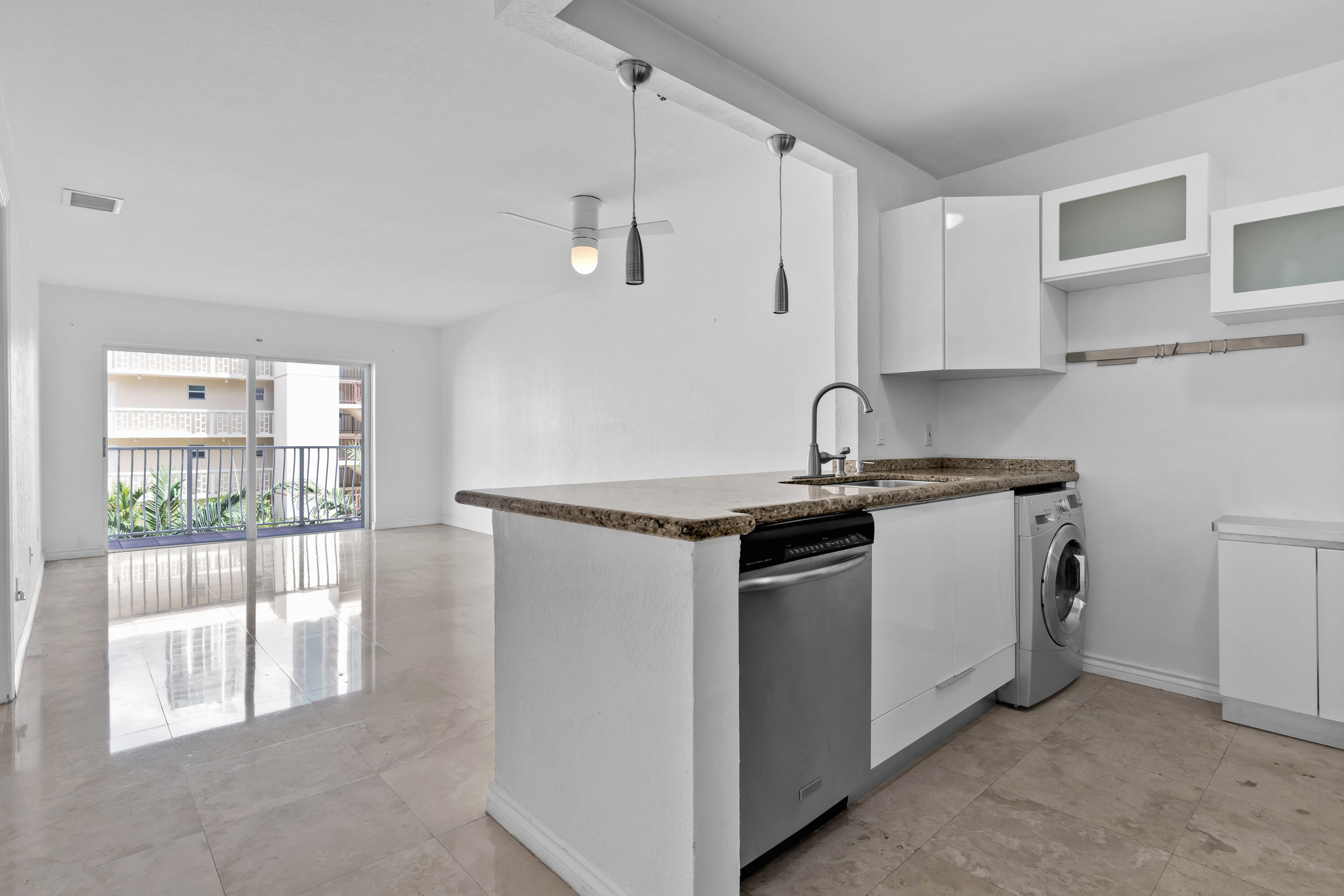 677 NE 24th #504