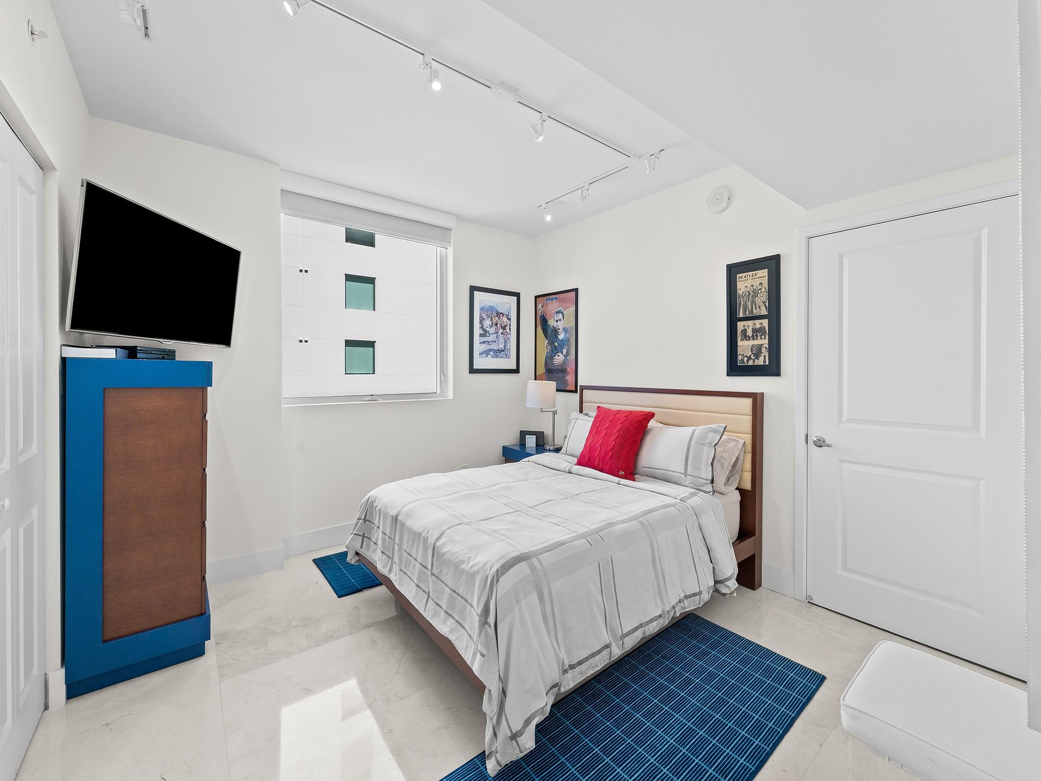 image 400 Sunny Isles14