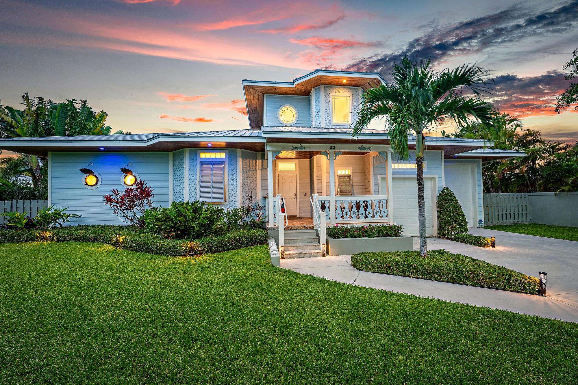 1121 Fairview