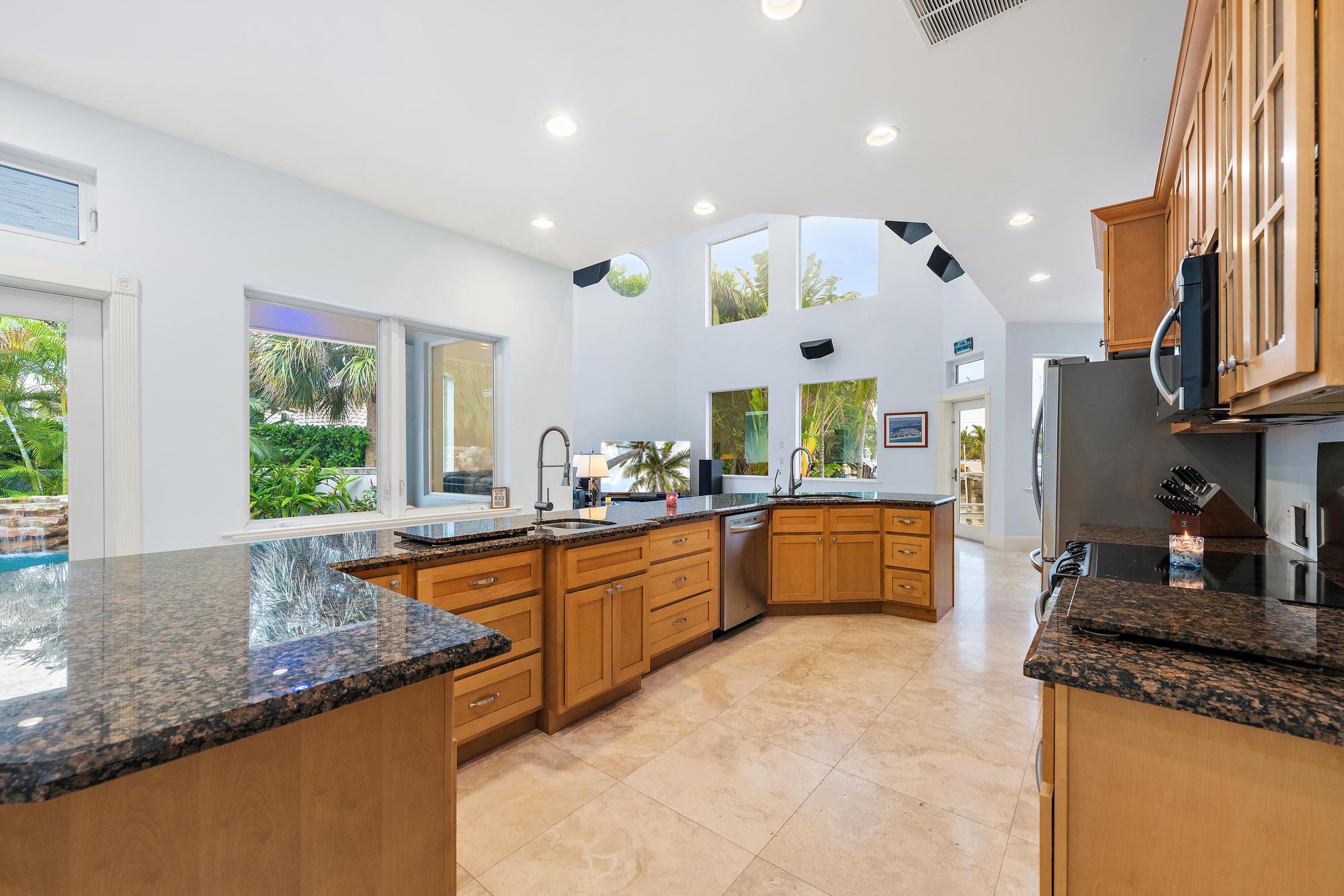 1121 Fairview Singer Island, FL 33404
