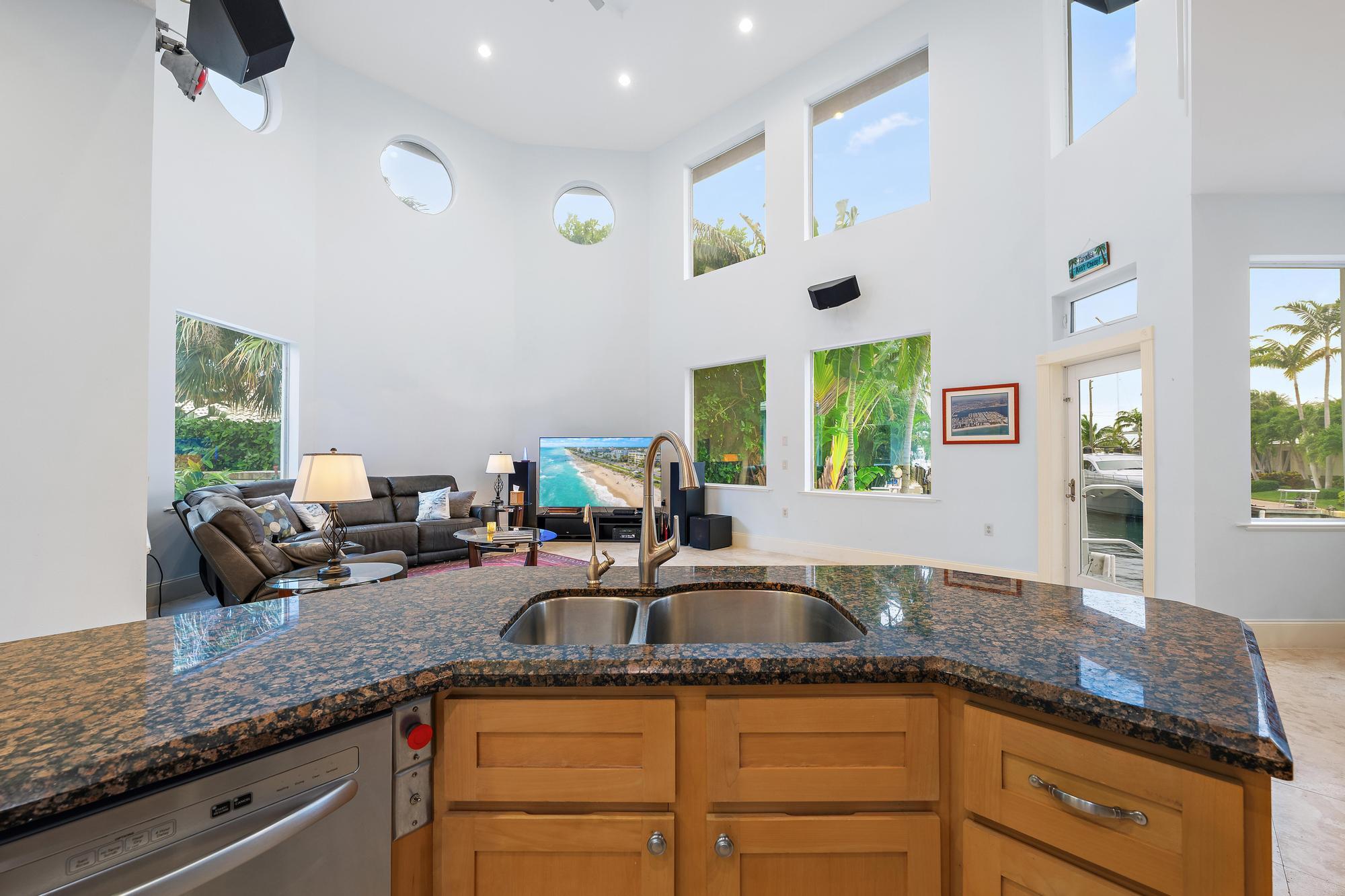 1121 Fairview Singer Island, FL 33404