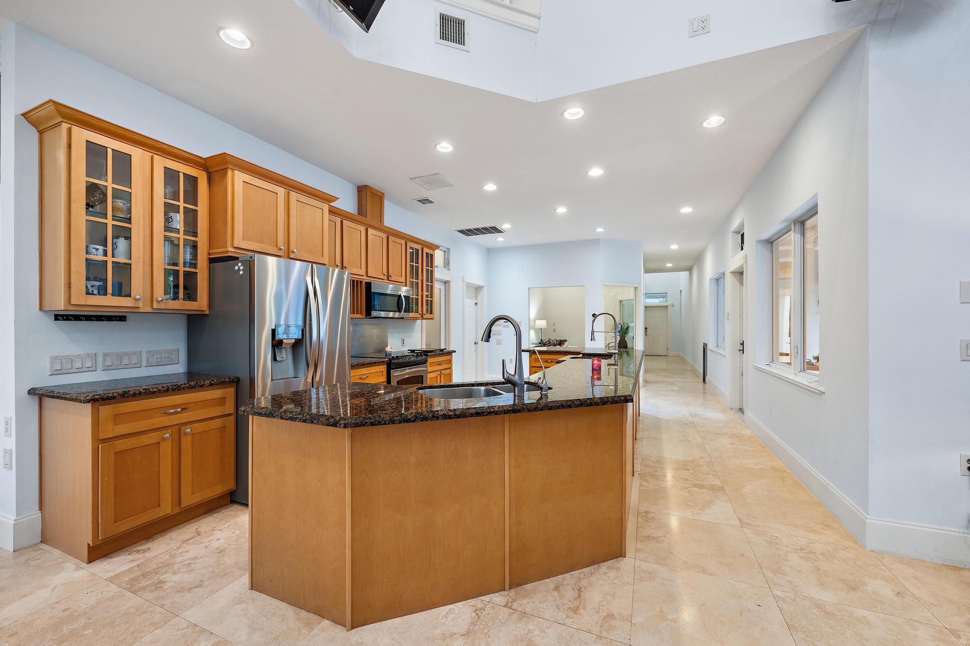 1121 Fairview Singer Island, FL 33404