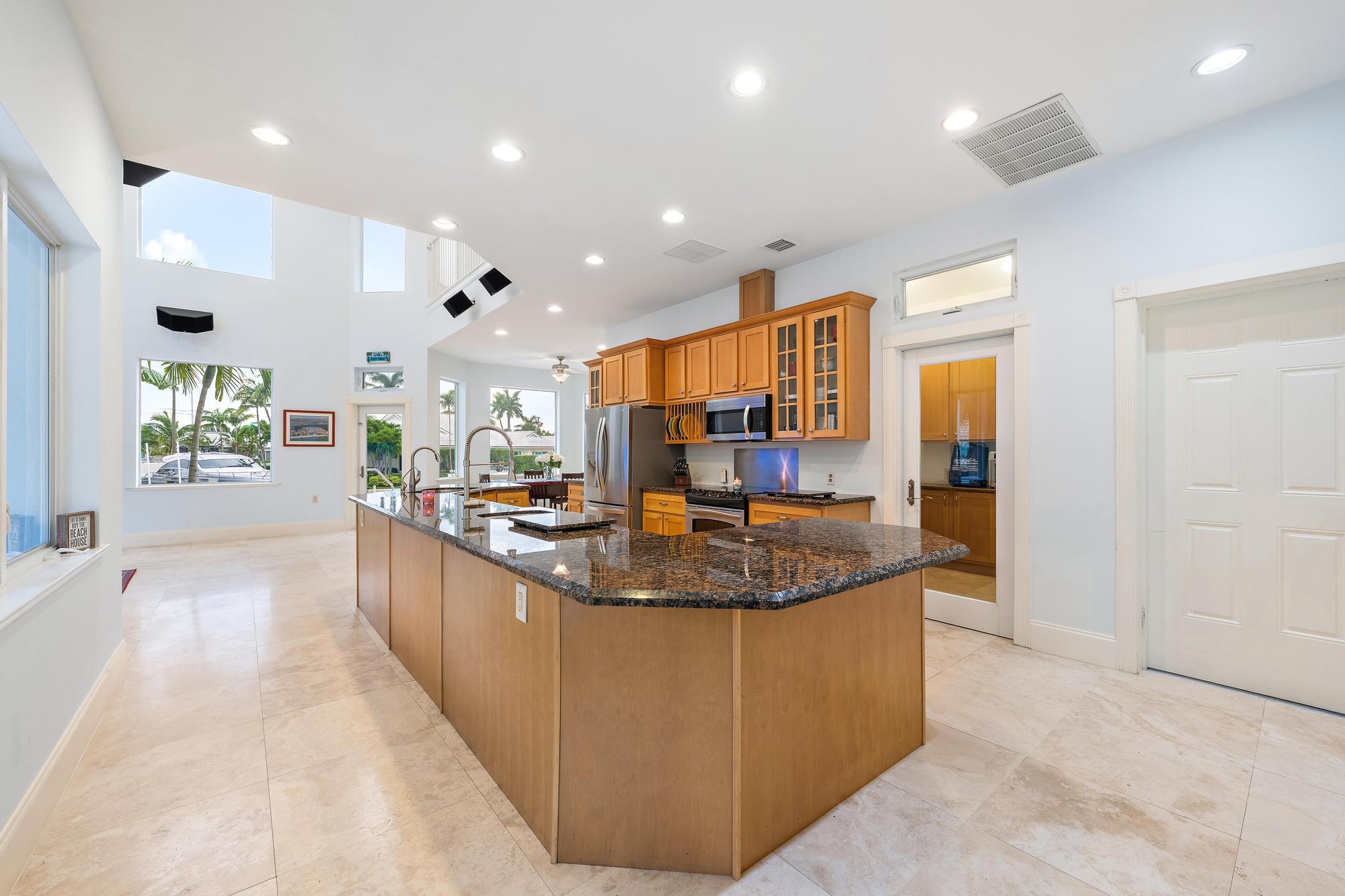 1121 Fairview Singer Island, FL 33404