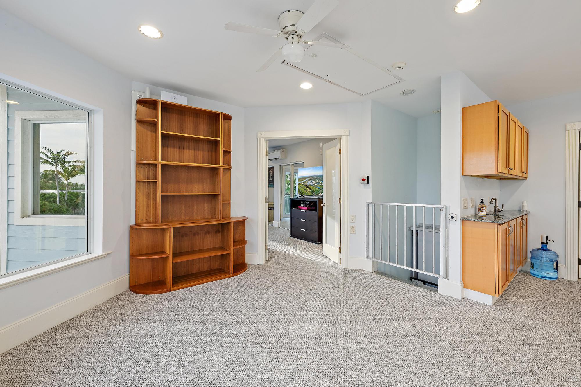 1121 Fairview Singer Island, FL 33404