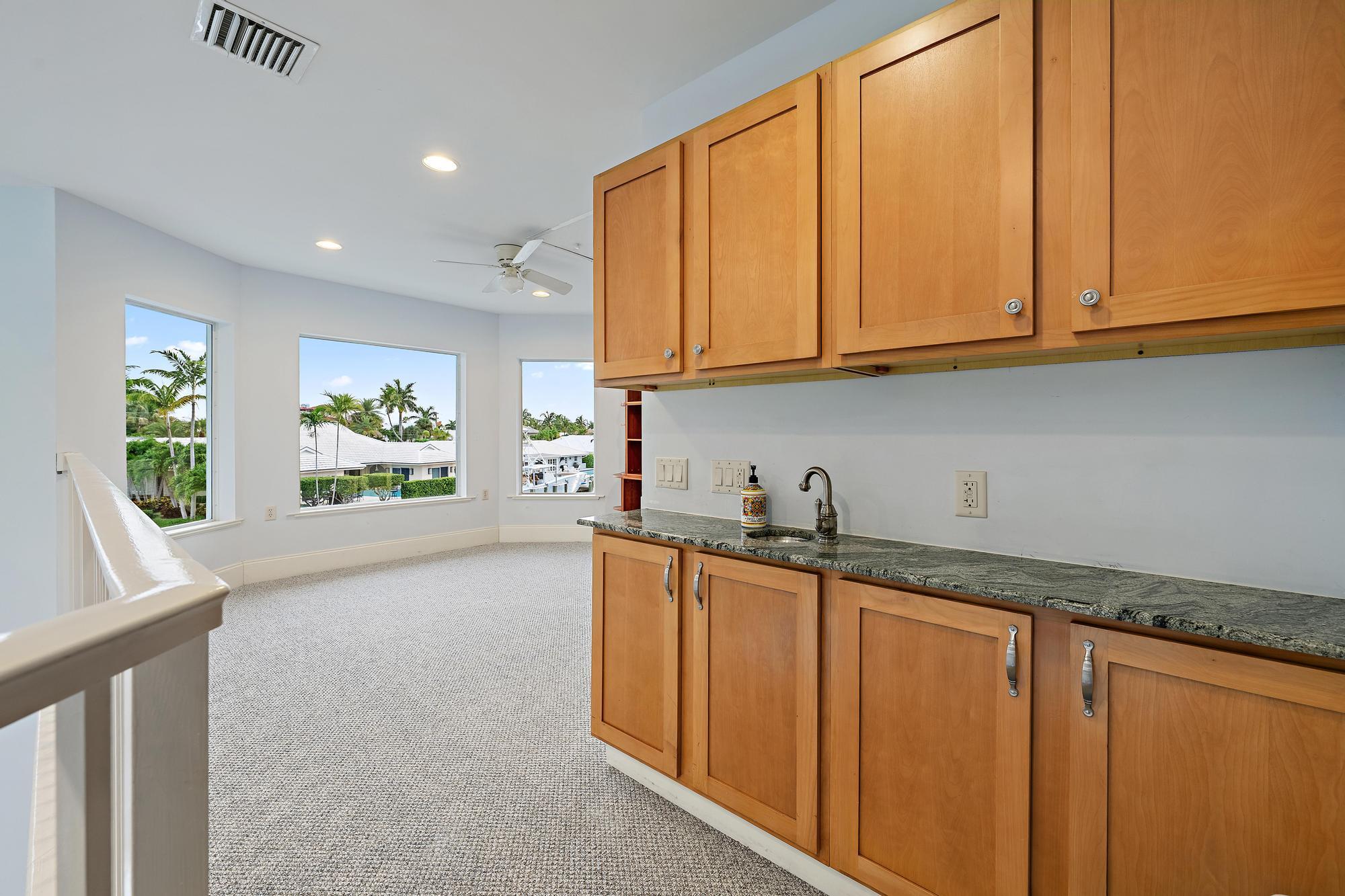 1121 Fairview Singer Island, FL 33404