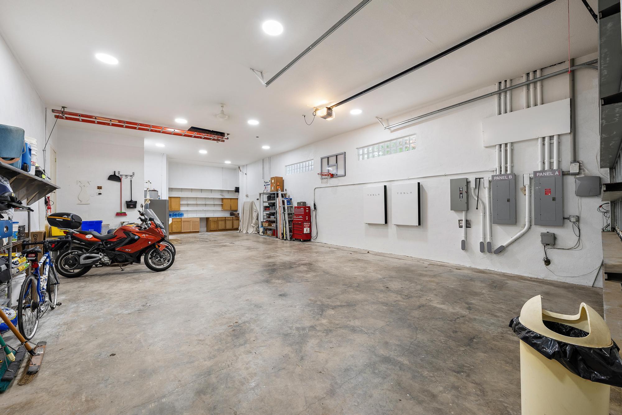 1121 Fairview Singer Island, FL 33404