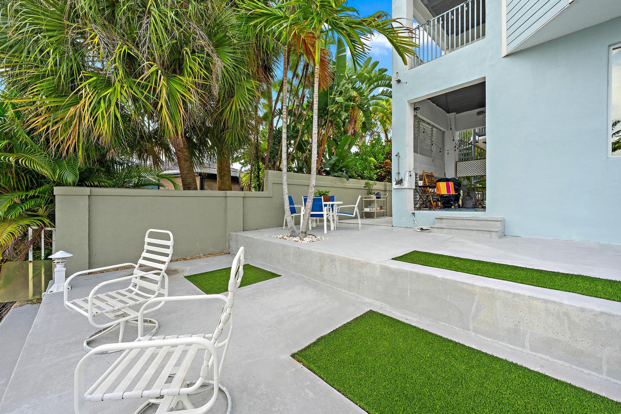 1121 Fairview Singer Island, FL 33404