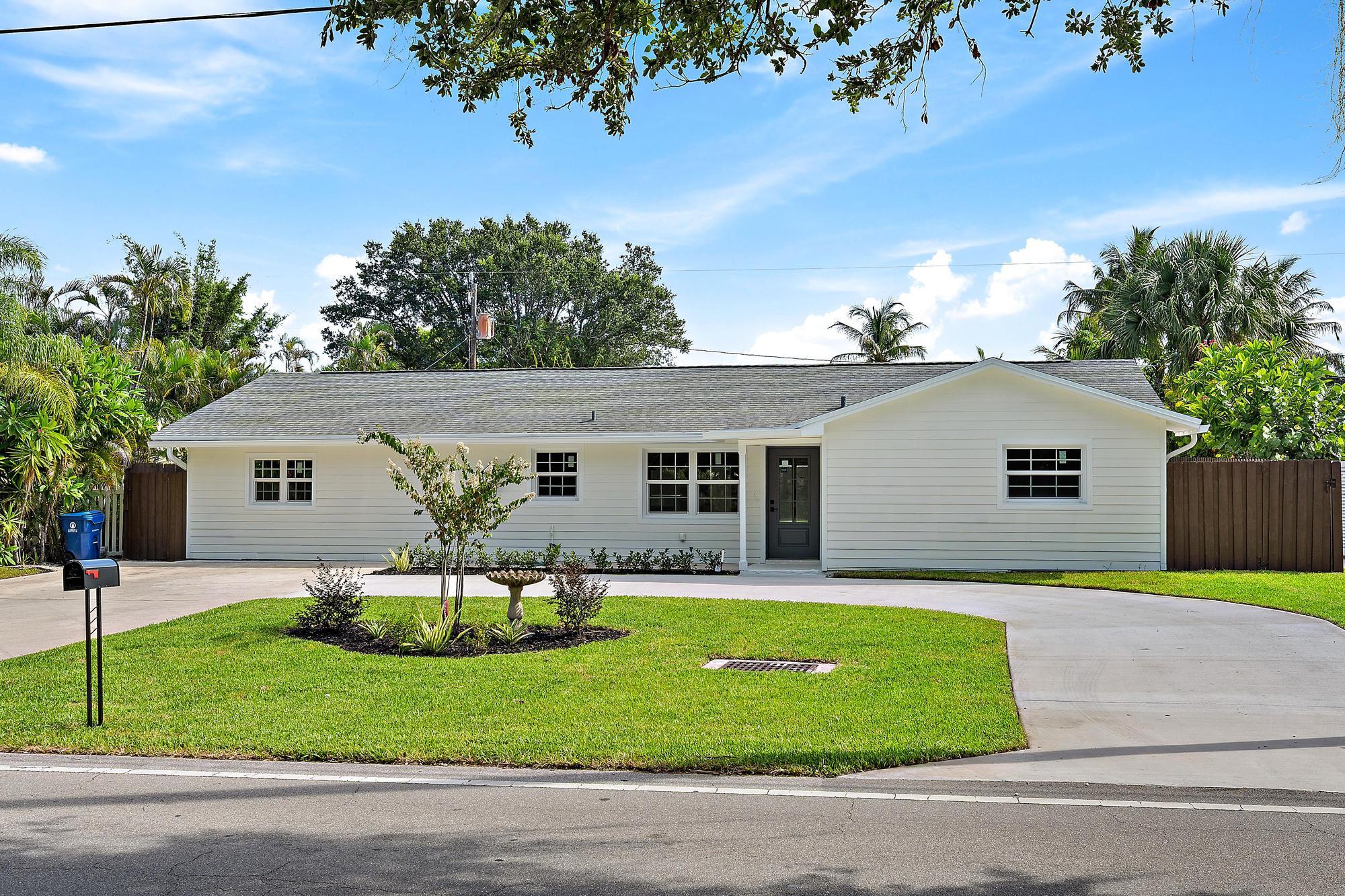 109 E Riverside