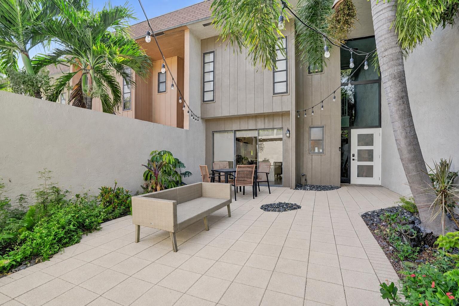 4799 NW 9th Ave