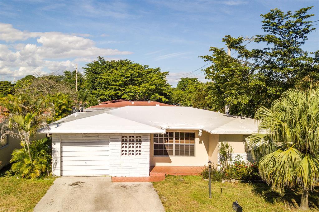 901 NW 48th Pl