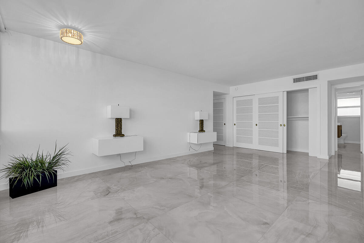 201 N Riverside Dr #802 Pompano Beach, FL 33062
