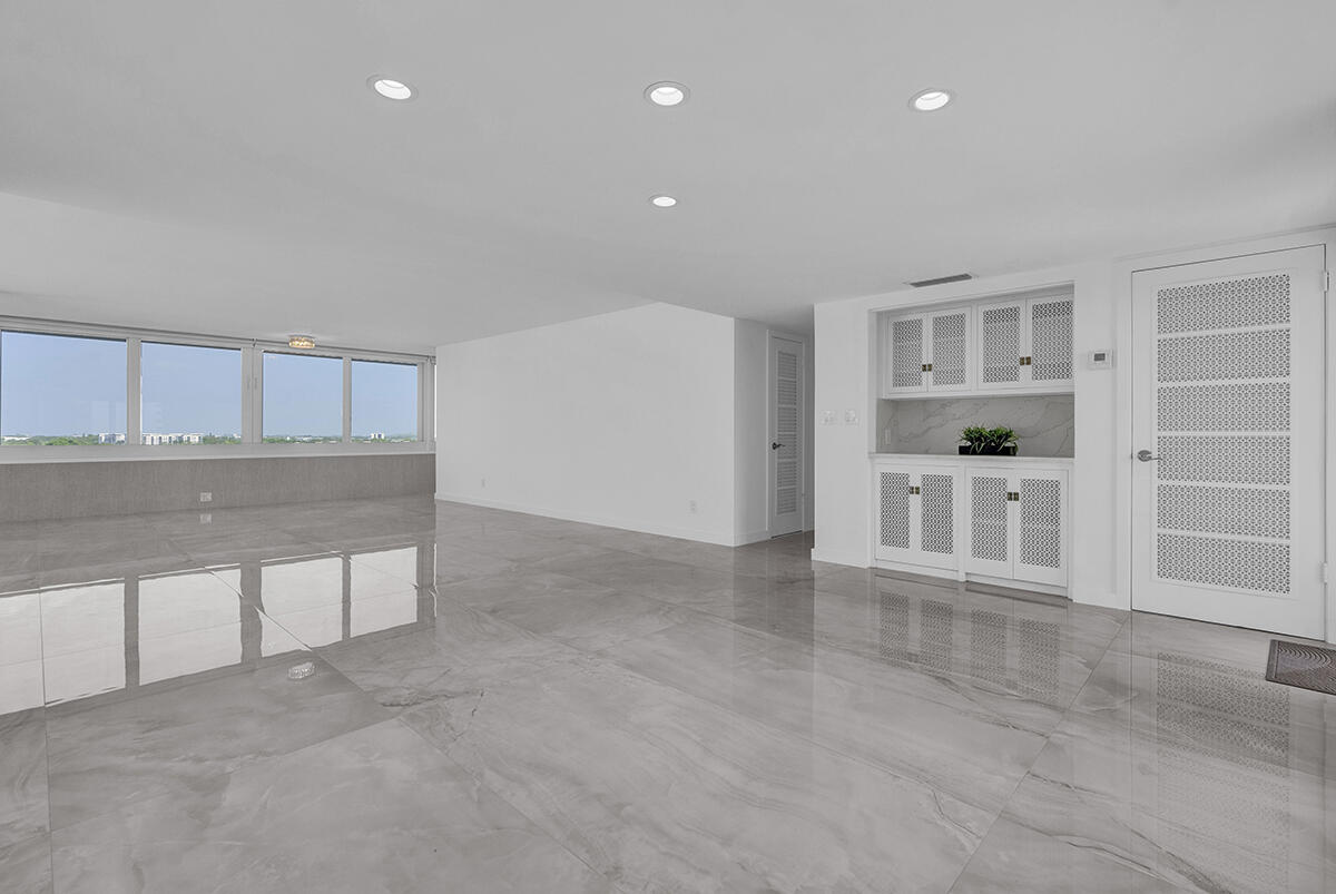 201 N Riverside Dr #802 Pompano Beach, FL 33062