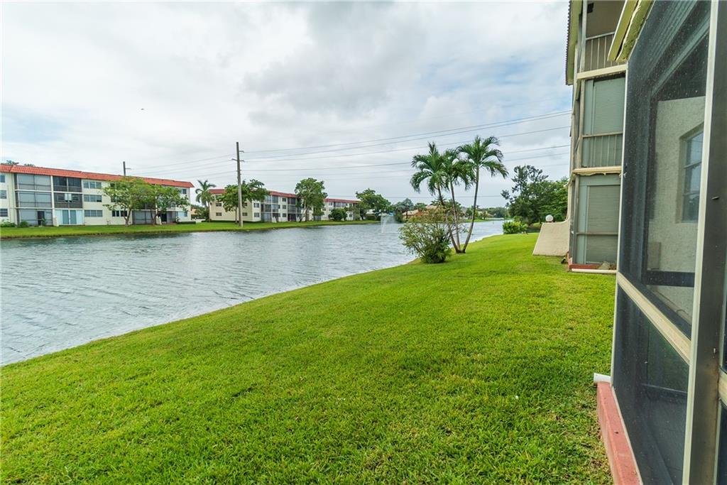 381 S Hollybrook Dr #109