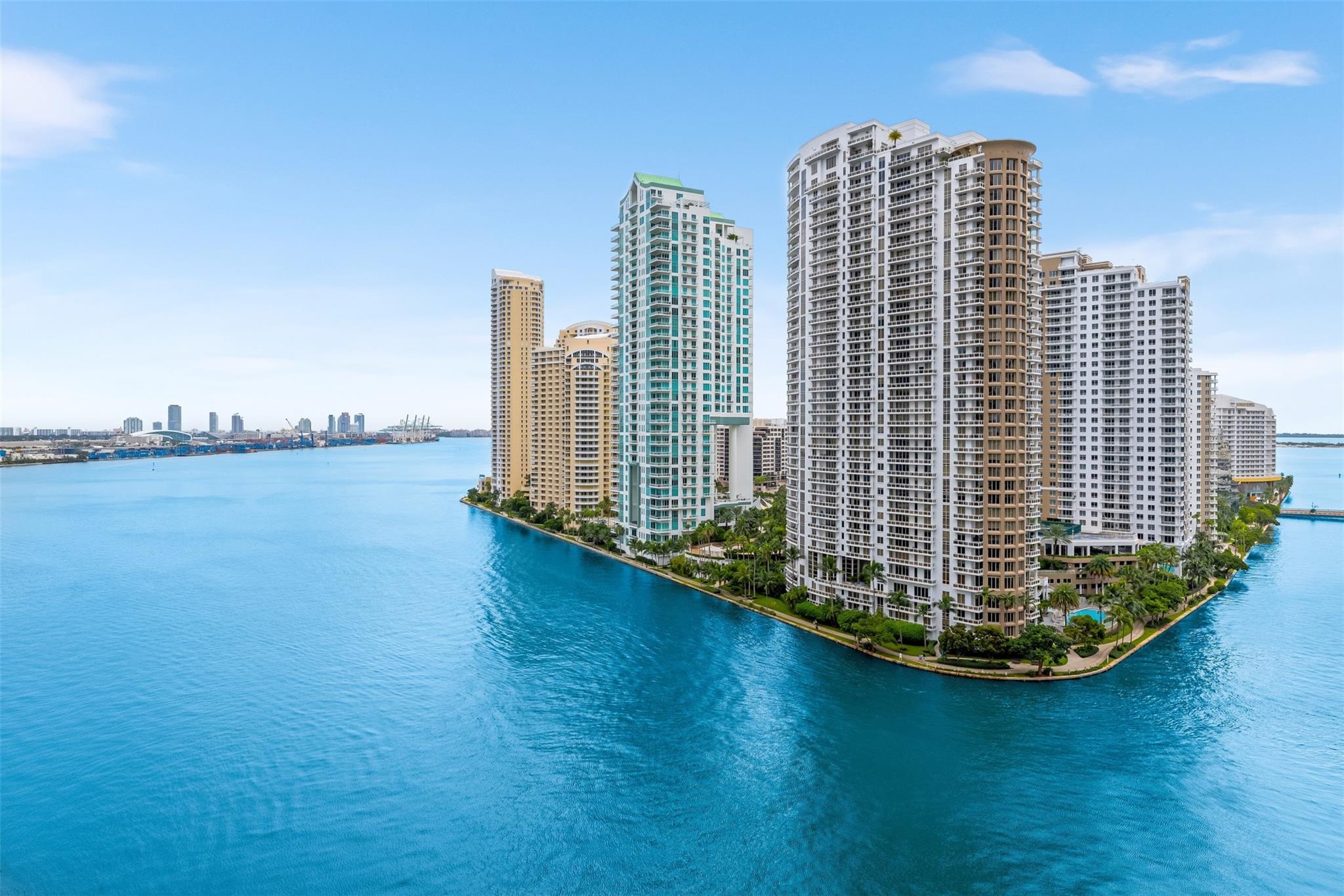 image Aston Martin Residences18