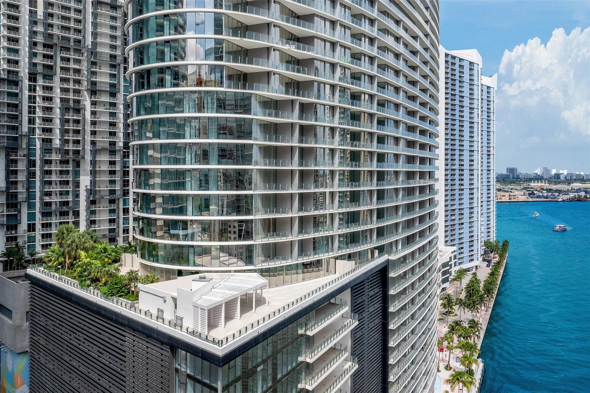 image Aston Martin Residences1