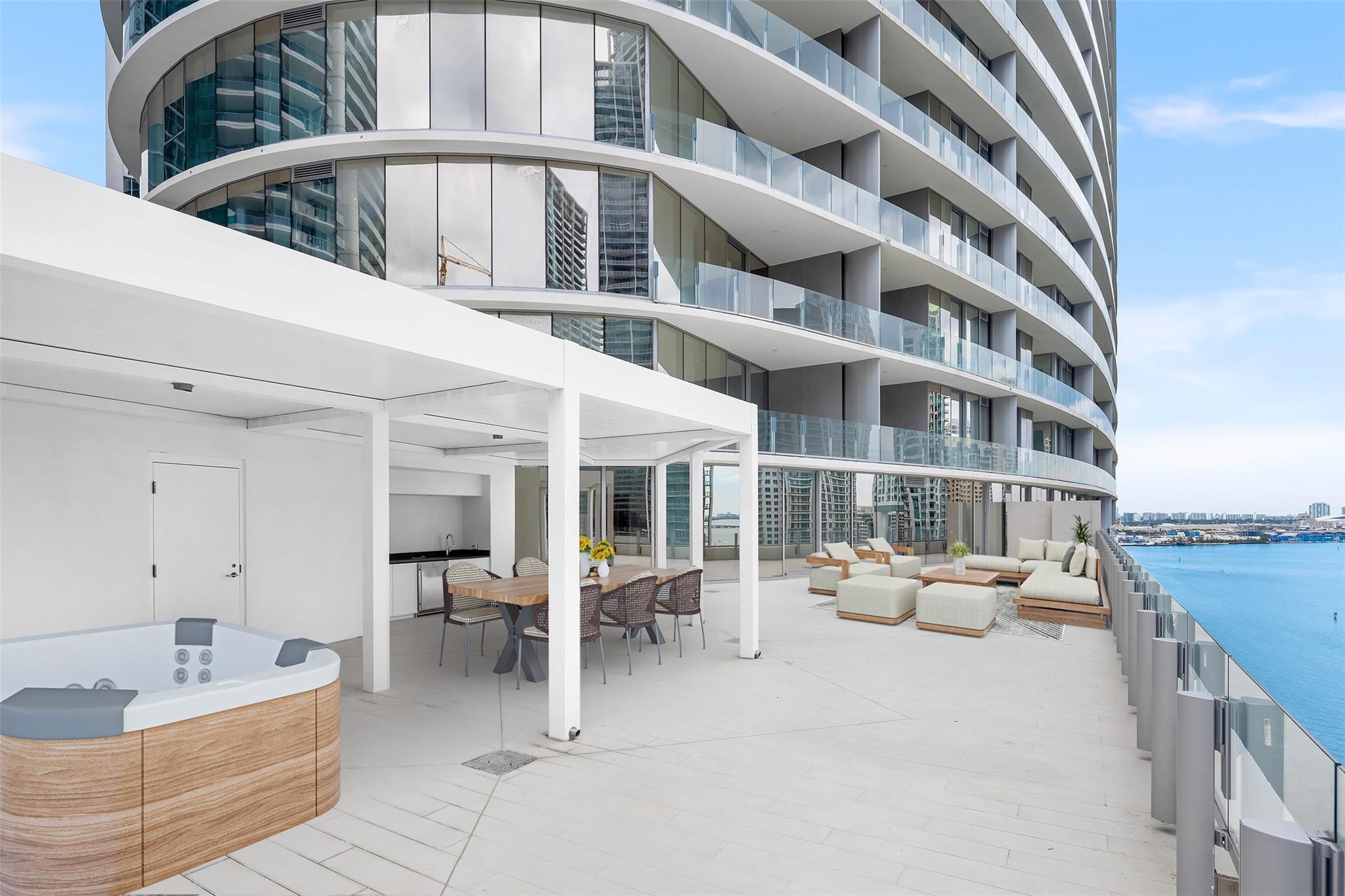 image Aston Martin Residences3