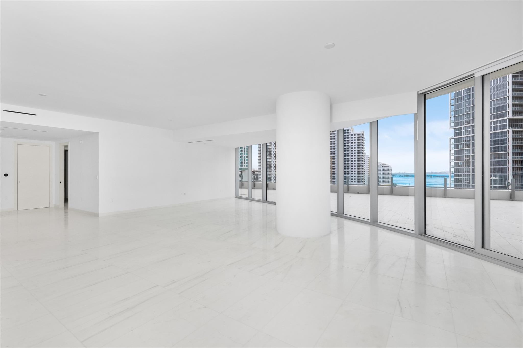 image Aston Martin Residences5