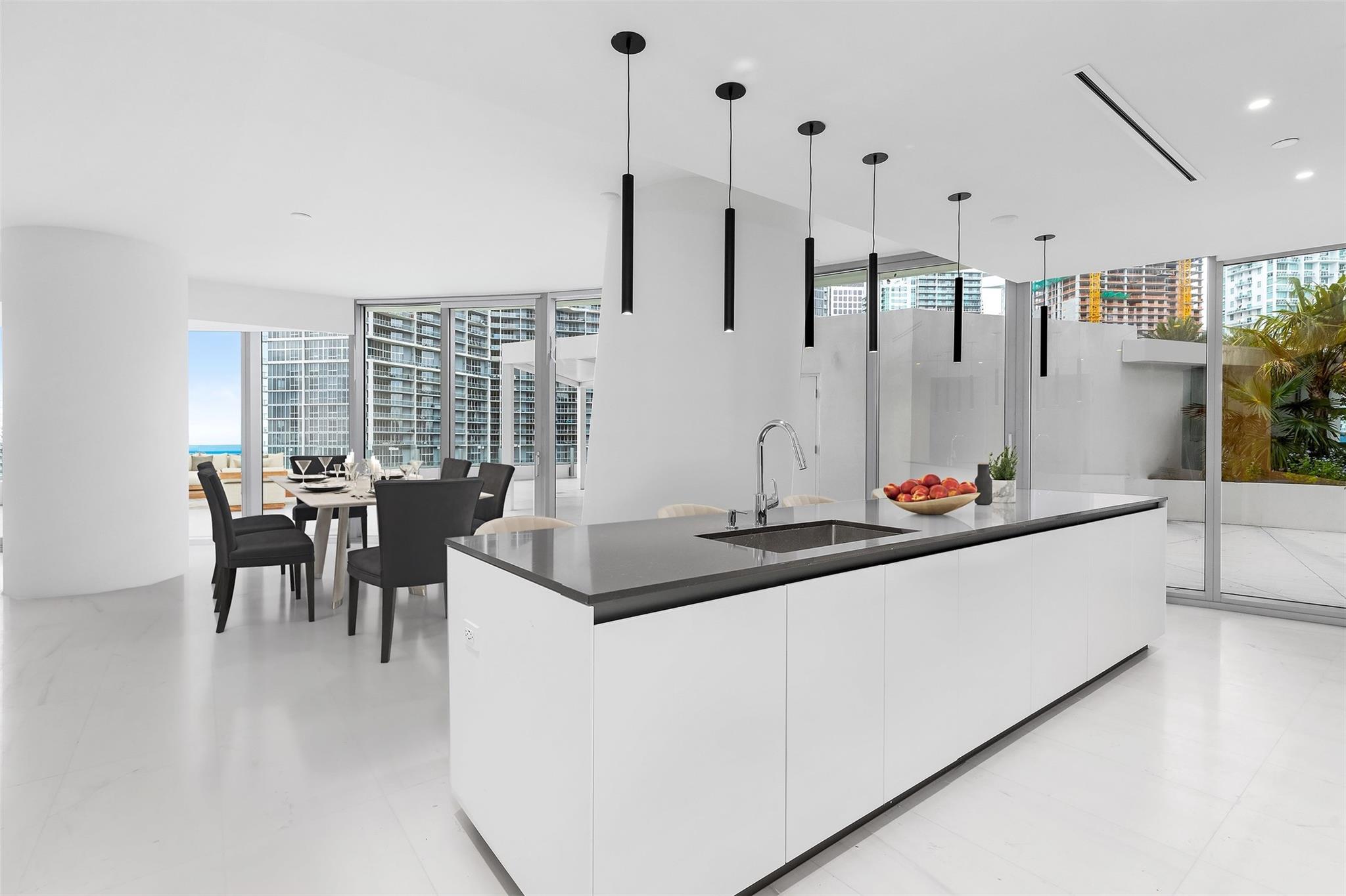 image Aston Martin Residences7