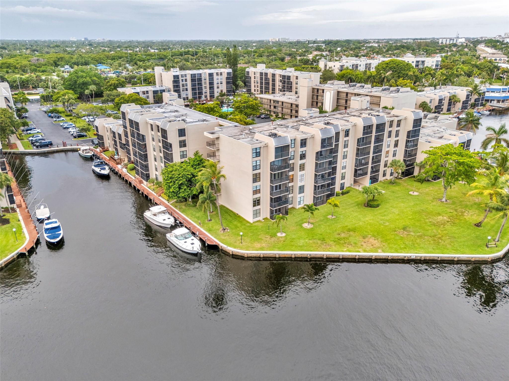 7 Royal Palm Way #4080