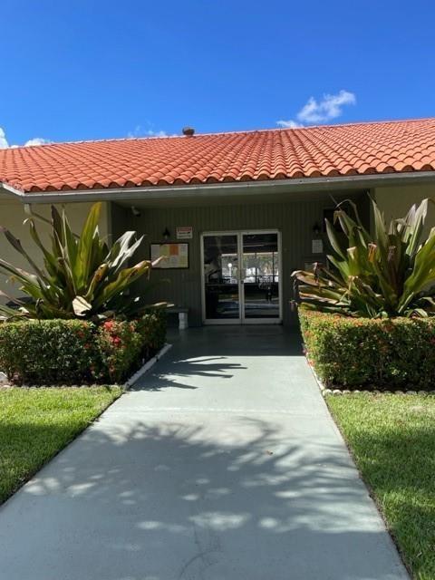 1830 N Lauderdale Ave #4112
