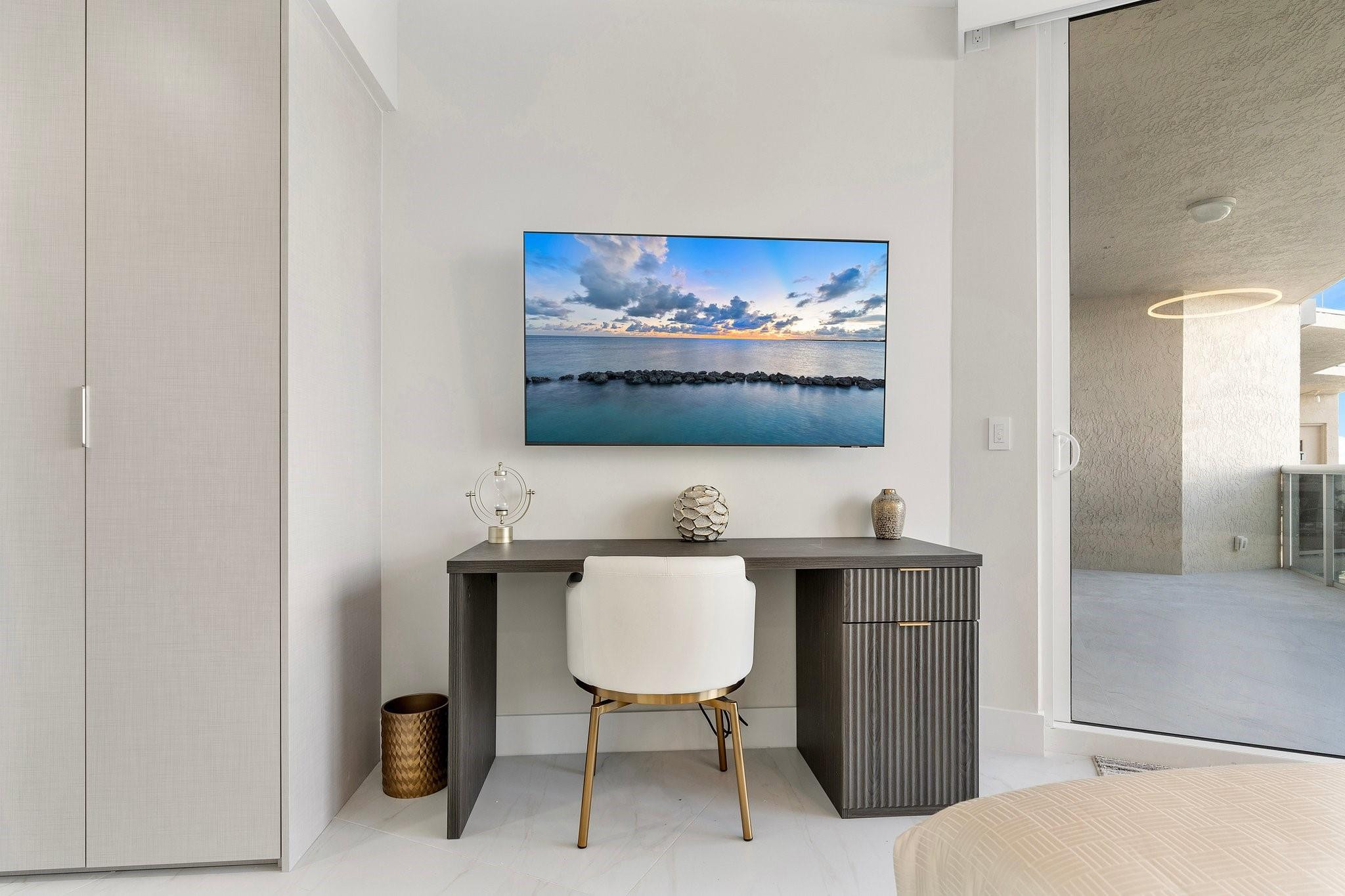 3100 N Ocean #704 Fort Lauderdale, FL 33308