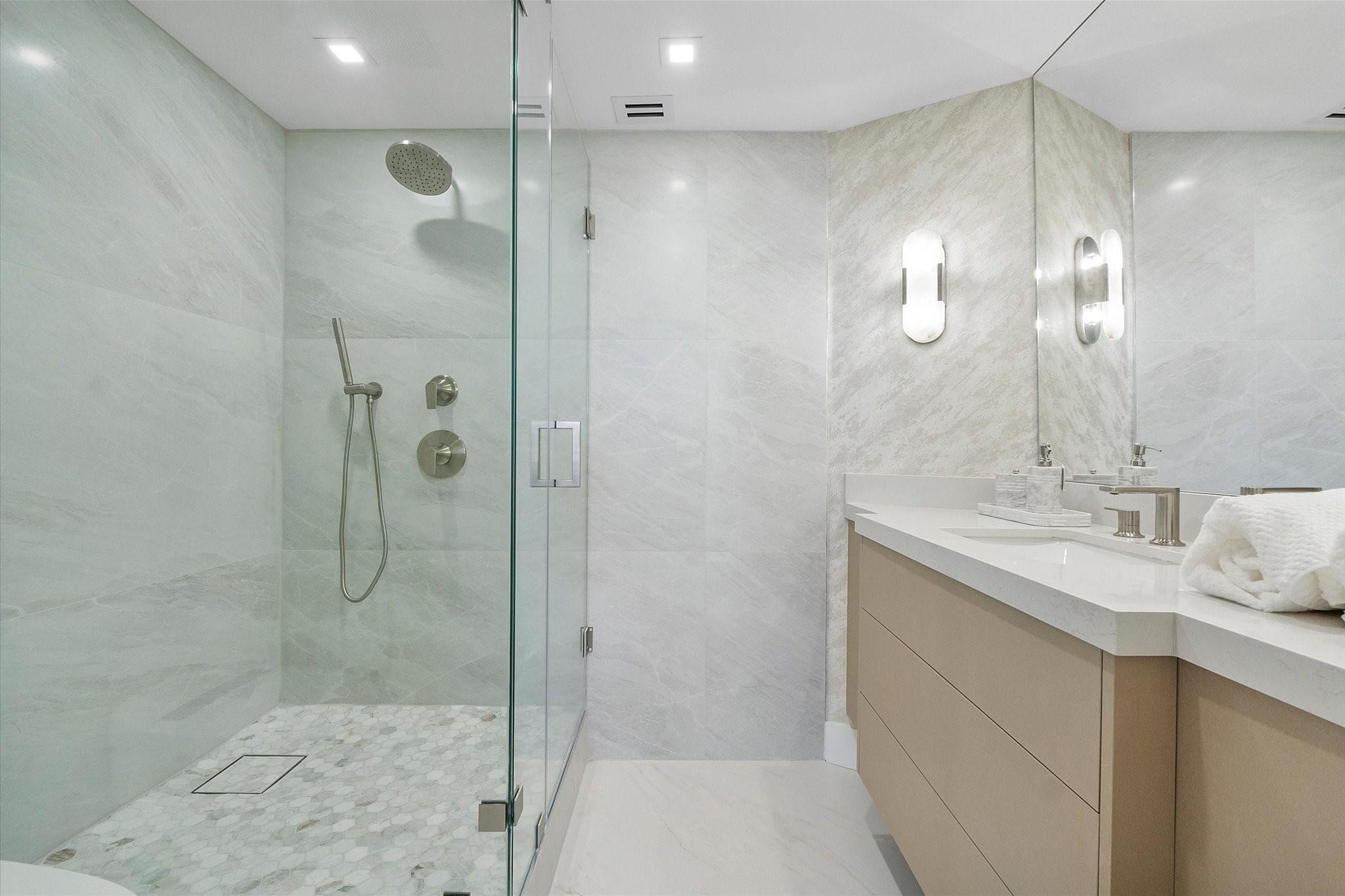 3100 N Ocean #704 Fort Lauderdale, FL 33308