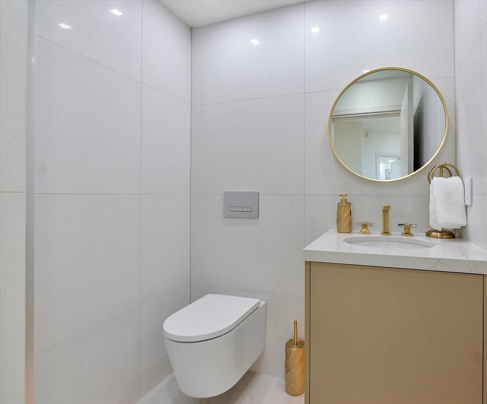 3100 N Ocean #704 Fort Lauderdale, FL 33308