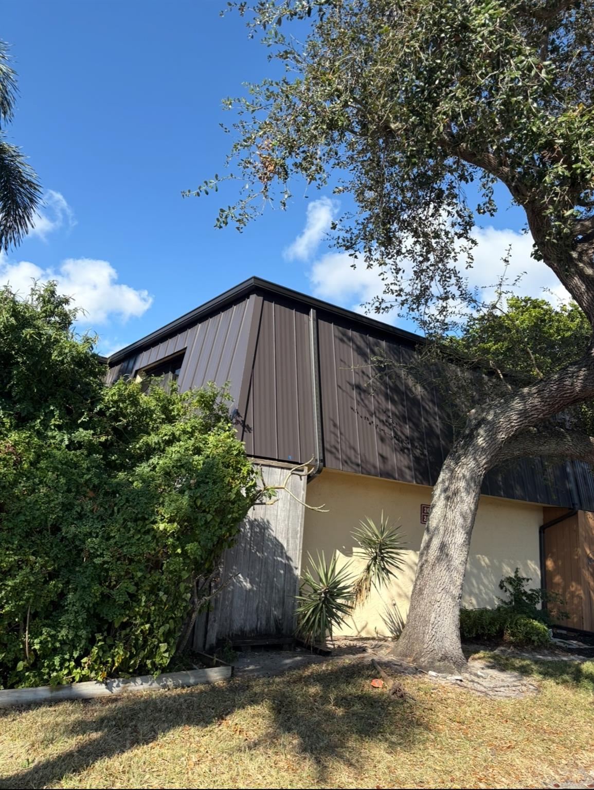 2494 Waterside Dr #4c