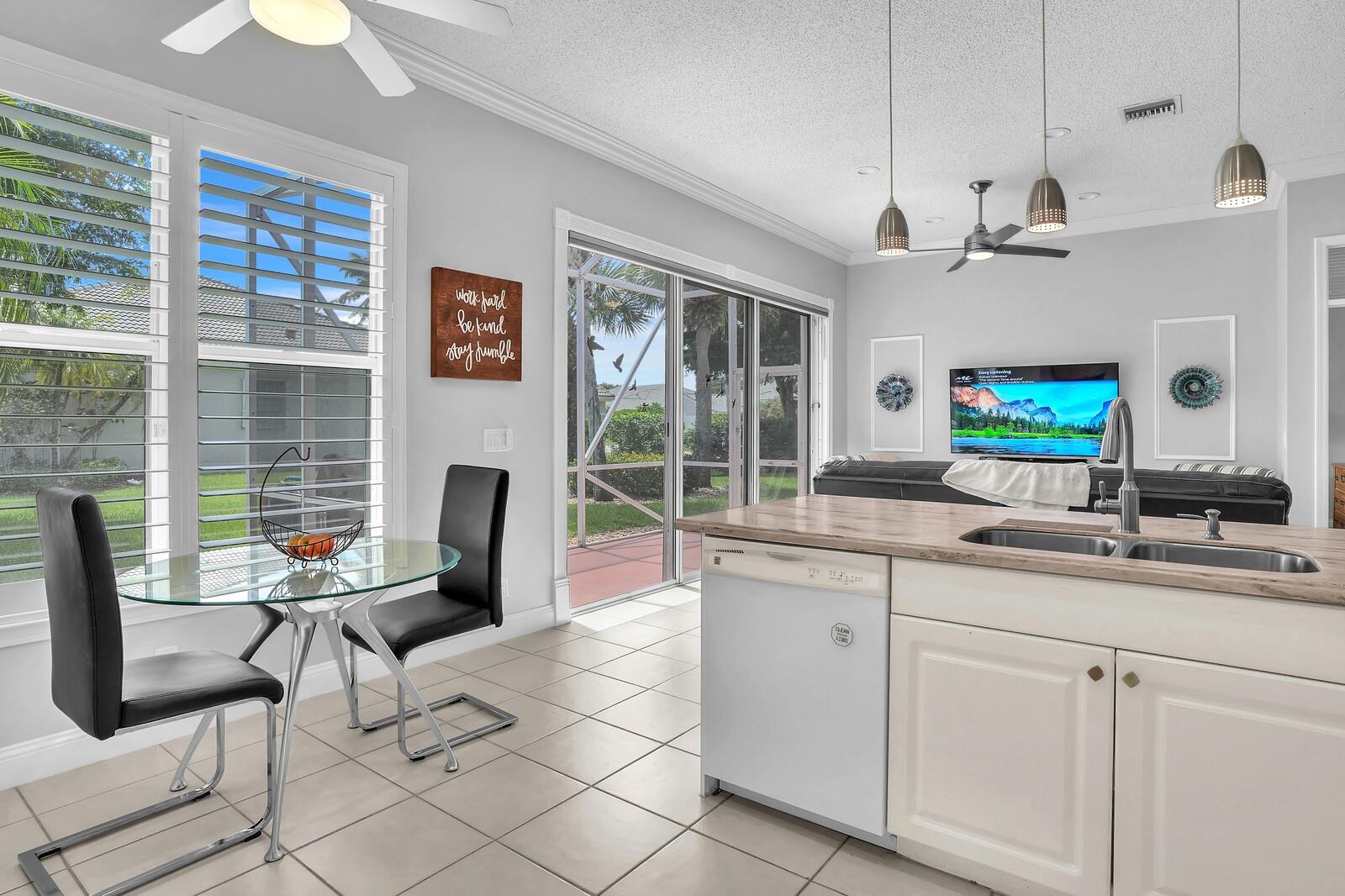 7955 Rockford Rd Boynton Beach, FL 33472