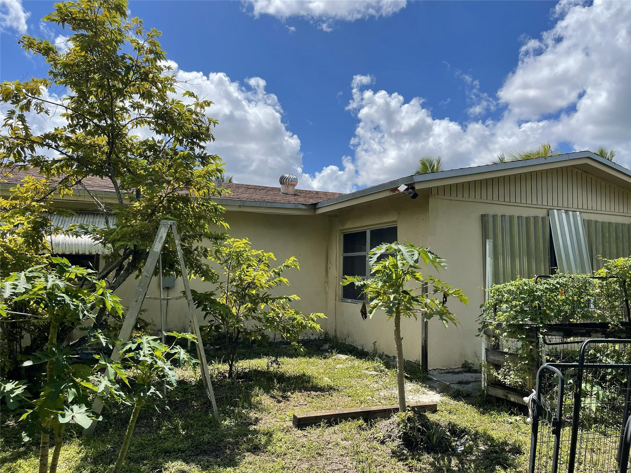 671 NW 38th St Deerfield Beach, FL 33064