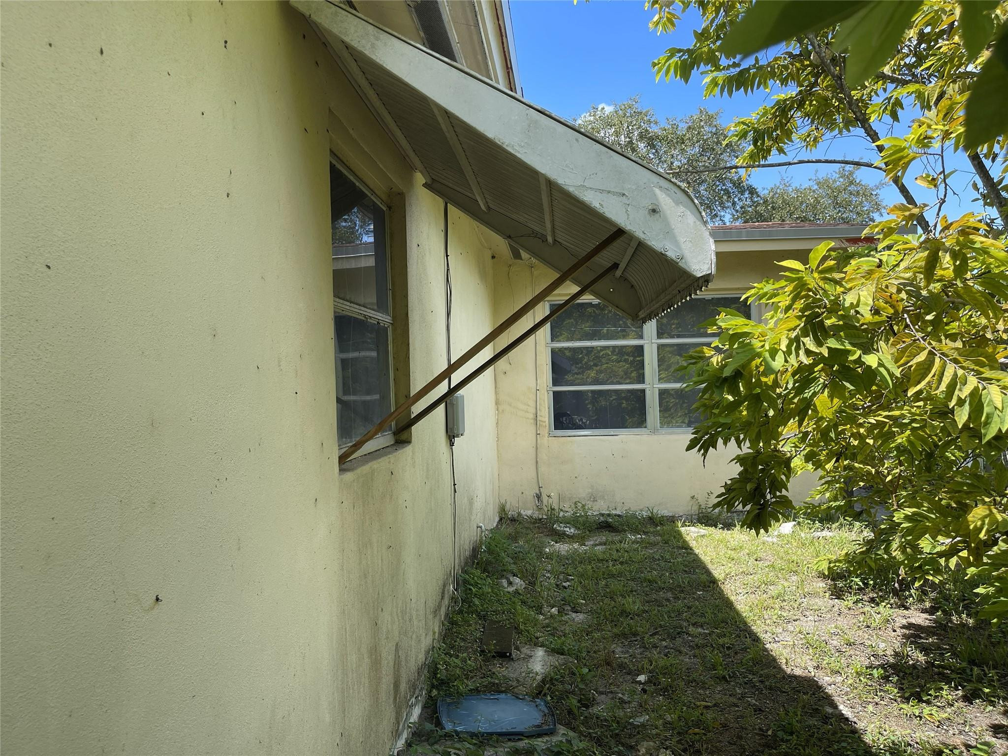 671 NW 38th St Deerfield Beach, FL 33064