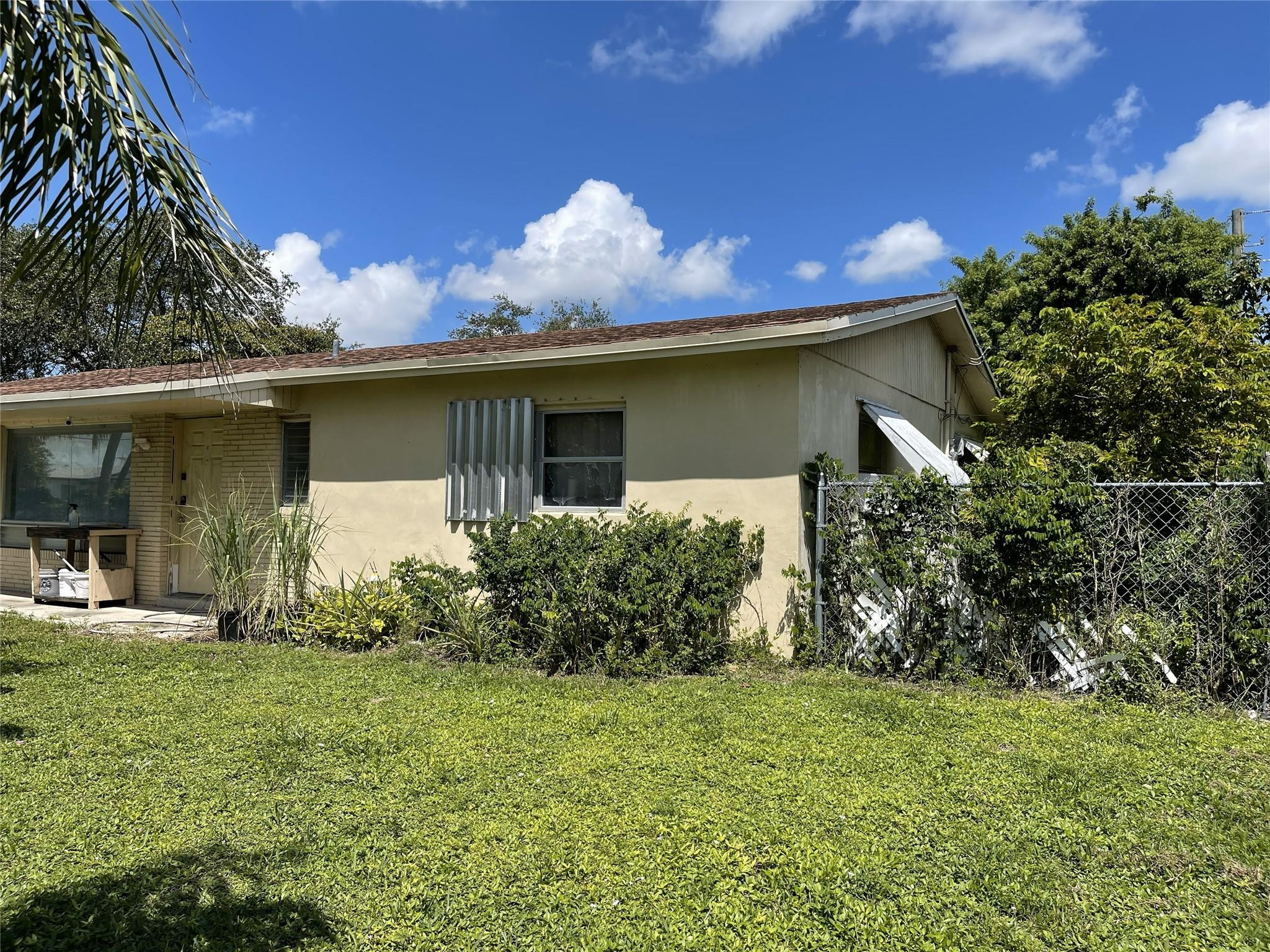 671 NW 38th St Deerfield Beach, FL 33064