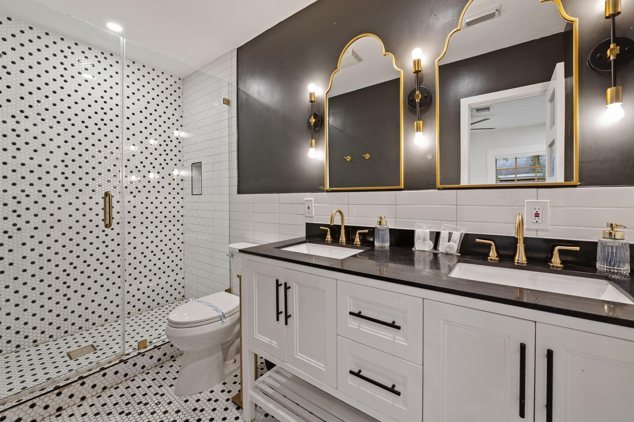 739 NE 17th Fort Lauderdale, FL 33304