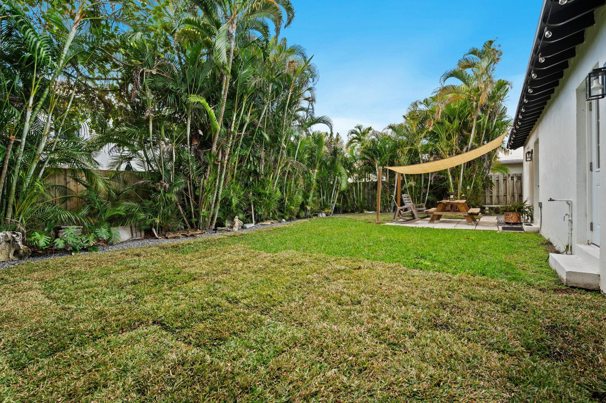 739 NE 17th Fort Lauderdale, FL 33304