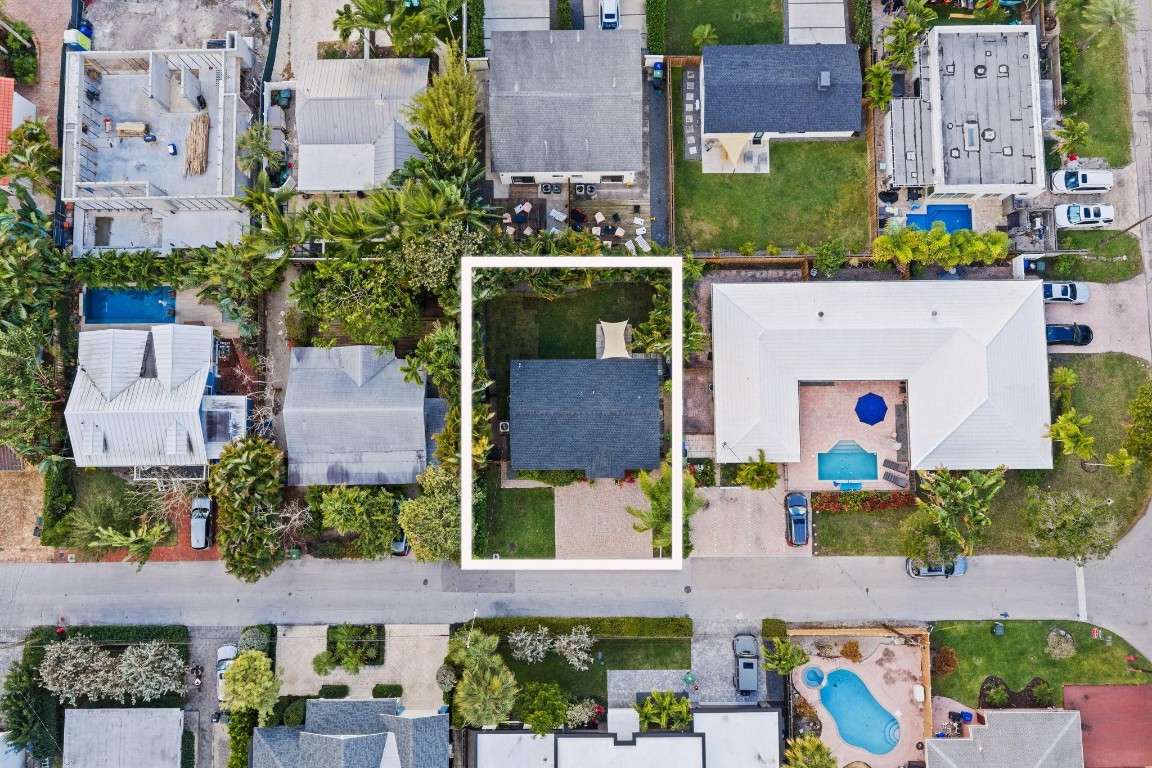 739 NE 17th Fort Lauderdale, FL 33304