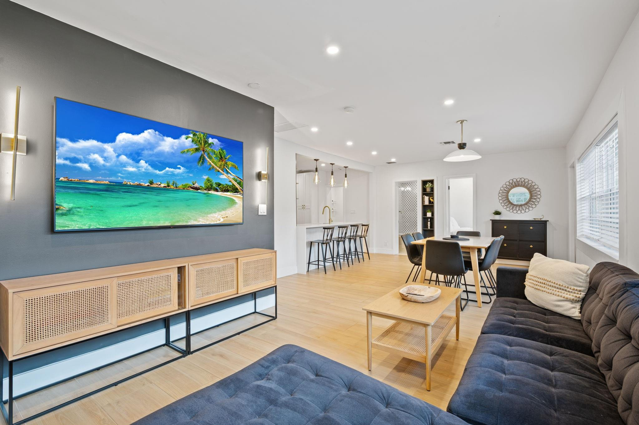 739 NE 17th Fort Lauderdale, FL 33304