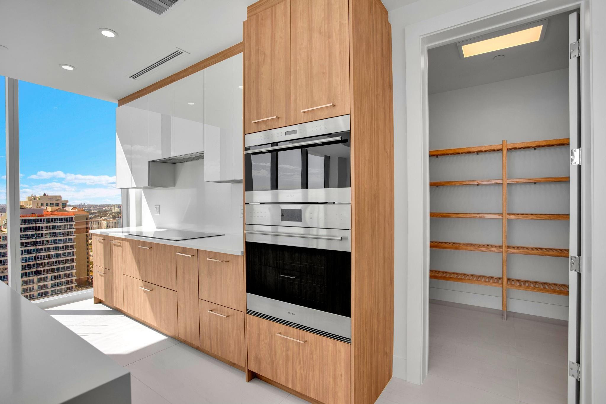 151 N Seabreeze Blv #E-2501 Fort Lauderdale, FL 33304